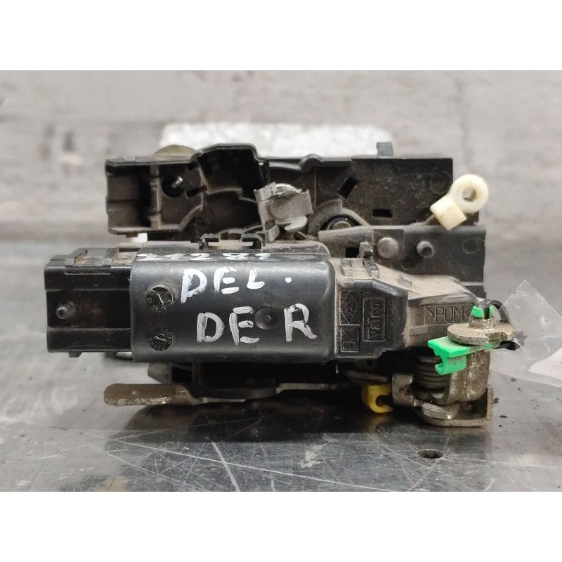 Recambio de cerradura puerta delantera derecha para iveco daily config. paquetería cabina simple 35s... batalla 3750 referencia - Blanco 4