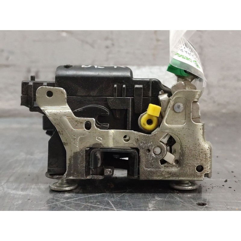Recambio de cerradura puerta delantera derecha para iveco daily config. paquetería cabina simple 35s... batalla 3750 referencia - Blanco 5