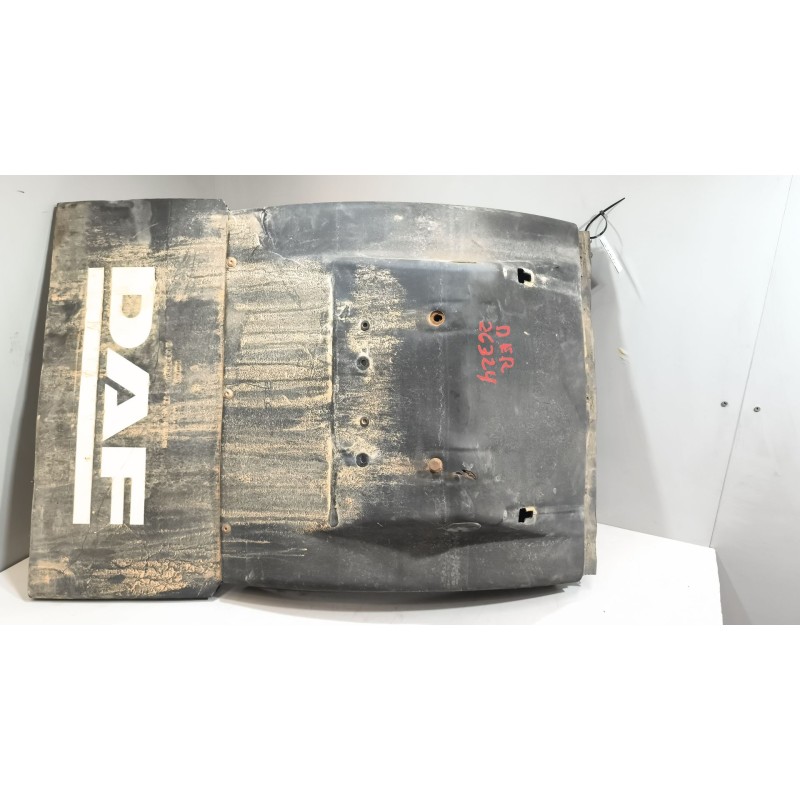 Recambio de guardabarros trasero derecho para daf serie xf105.xxx 12.9 diesel referencia OEM IAM   