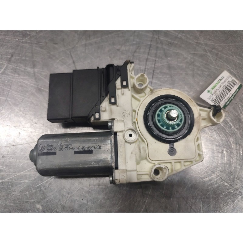 Recambio de motor elevalunas trasero derecho para seat leon (1p1) comfort limited referencia OEM IAM 1K0959704N  