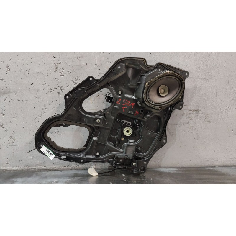 Recambio de elevalunas trasero derecho para mazda 3 berlina (bk) 1.6 vvt active referencia OEM IAM   
