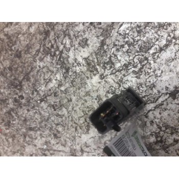 Recambio de boton antiniebla para kia carnival ii 2.9 cdri ex referencia OEM IAM  6 PINS 