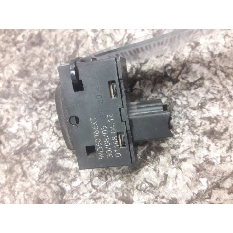 Recambio de mando elevalunas trasero izquierdo para peugeot 407 st sport referencia OEM IAM 96360166XT 4 PINS 2