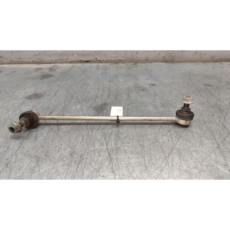 Recambio de bieleta barra estabilizadora delantera para volkswagen passat b6 (3c2) 2.0 tdi referencia OEM IAM   