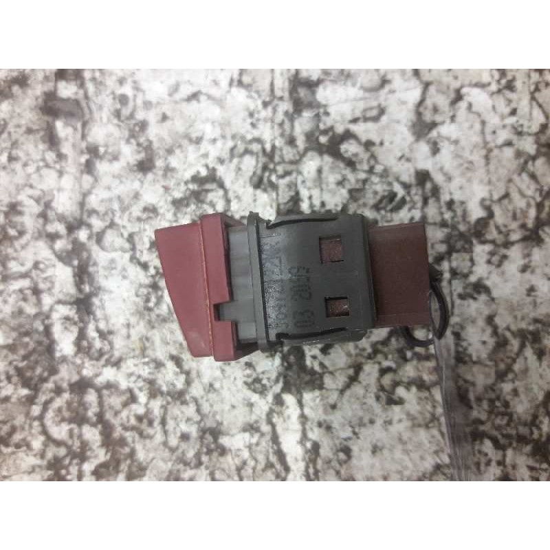Recambio de warning para peugeot 207 sw confort referencia OEM IAM 96472122KR 4 PINS 2