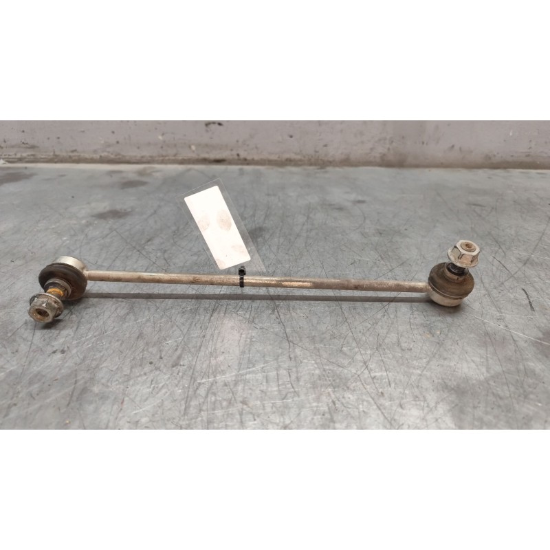 Recambio de bieleta barra estabilizadora delantera para volkswagen passat b6 (3c2) 2.0 tdi referencia OEM IAM   