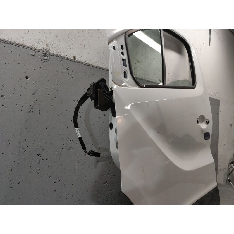 Recambio de puerta delantera izquierda para renault trafic iii furgoneta (fg_) 2.0 dci 120 (fgmn) referencia OEM IAM - Blanco 2