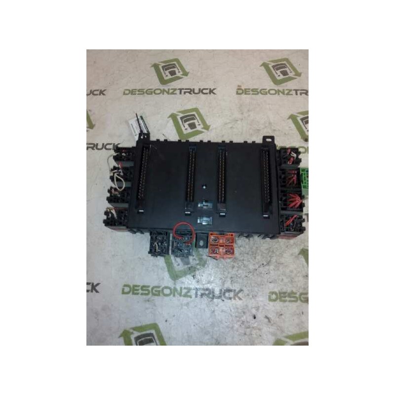 Recambio de caja reles / fusibles para daf serie 95 xf .xxx fsafe (tipo .480) space-cab referencia OEM IAM 1674870 518685201/00 