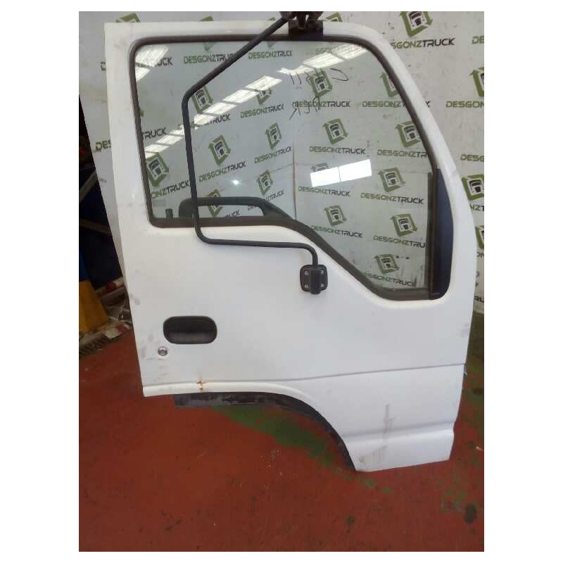 Recambio de puerta delantera derecha para isuzu npr npr 77 g referencia OEM IAM   