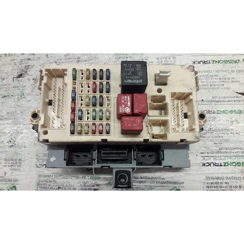 Recambio de caja reles / fusibles para fiat stilo (192) 1.9 jtd / 1.9 jtd 115 active referencia OEM IAM 46797609 - Azul
