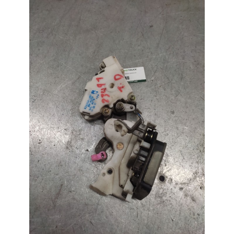 Recambio de cerradura puerta trasera derecha para nissan almera (n15) 2.0 diesel referencia OEM IAM 8055261U01 2