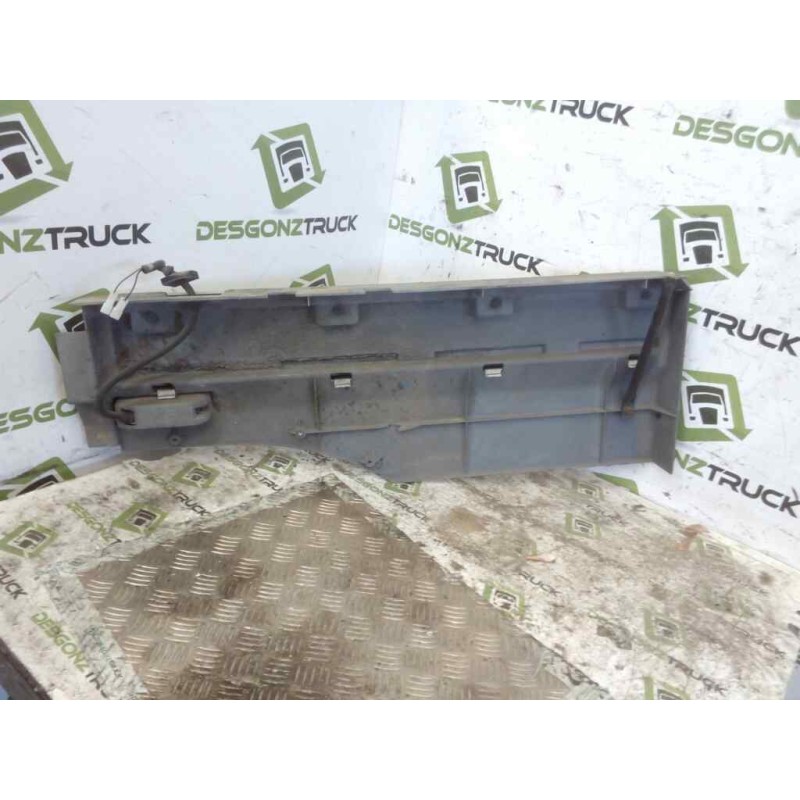 Recambio de moldura trasera cabina para daf serie xf105.460 fsa 4x2 super-space-cab referencia OEM IAM DERECHA 2