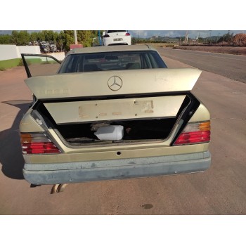mercedes-benz clase e (w124) berlina del año 1986