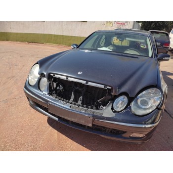 mercedes-benz clase e (w211) berlina del año 2002