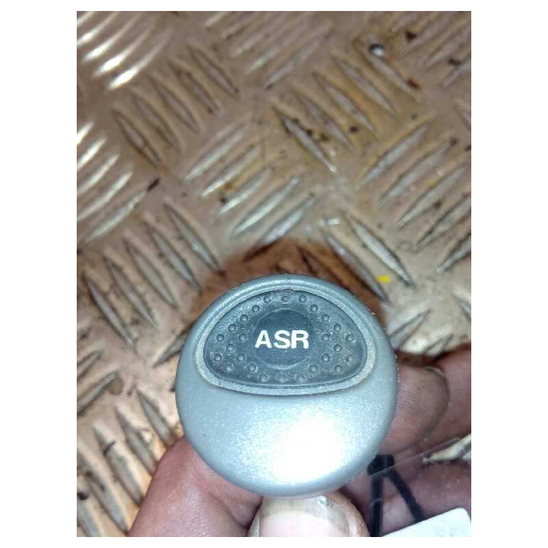 Recambio de interruptor para iveco stralis (as) fsa t / fp lt 4x2 gran espacio referencia OEM IAM 504096700 BOTON ASR - Blanco
