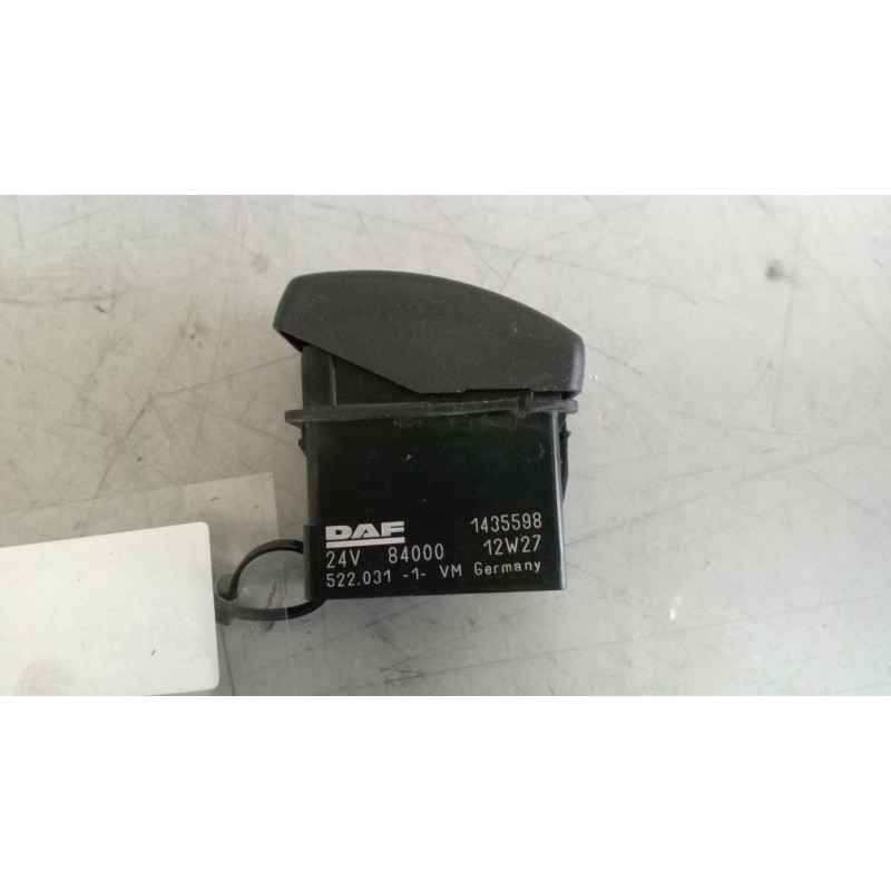Recambio de interruptor para daf serie xf105.460 12.9 diesel referencia OEM IAM 1435598 - Blanco 2