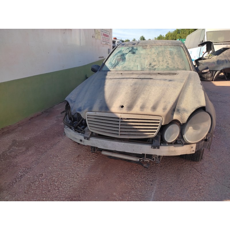 mercedes-benz clase e (w211) berlina del año 2002