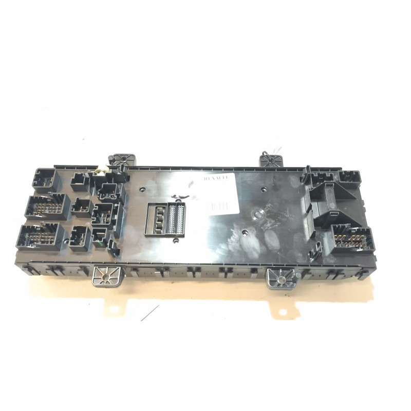 Recambio de caja reles / fusibles para renault serie t 10.8 diesel referencia OEM IAM 22619991 7422619994 - Blanco 2