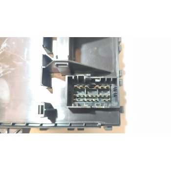 Recambio de caja reles / fusibles para renault serie t 10.8 diesel referencia OEM IAM 22619991 7422619994 