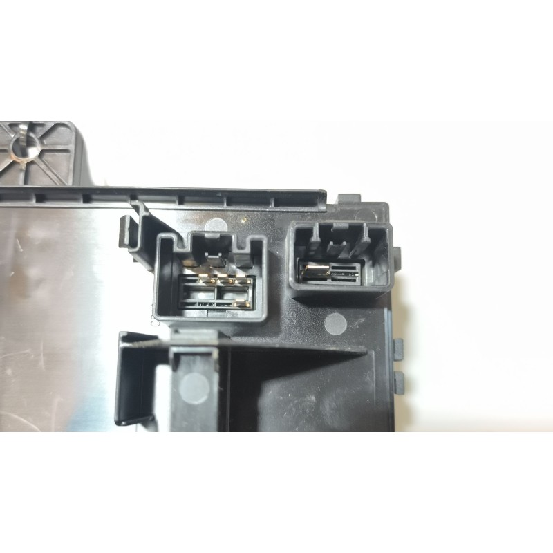 Recambio de caja reles / fusibles para renault serie t 10.8 diesel referencia OEM IAM 22619991 7422619994 - Blanco 4