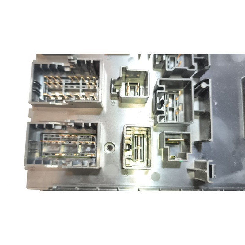 Recambio de caja reles / fusibles para renault serie t 10.8 diesel referencia OEM IAM 22619991 7422619994 - Blanco 5