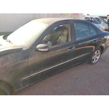 mercedes-benz clase e (w211) berlina del año 2002