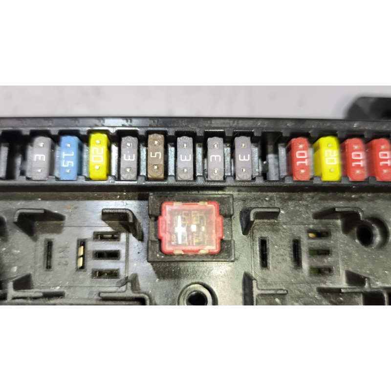 Recambio de caja reles / fusibles para renault serie t 10.8 diesel referencia OEM IAM 22619991 7422619994 - Blanco 8