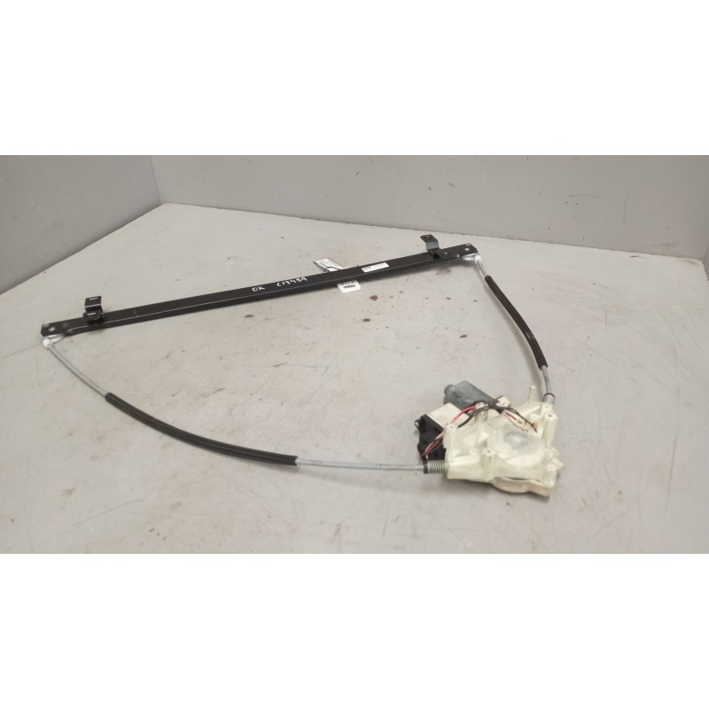 Recambio de elevalunas delantero izquierdo para daf serie xf105.xxx 12.9 diesel referencia OEM IAM 2130642  