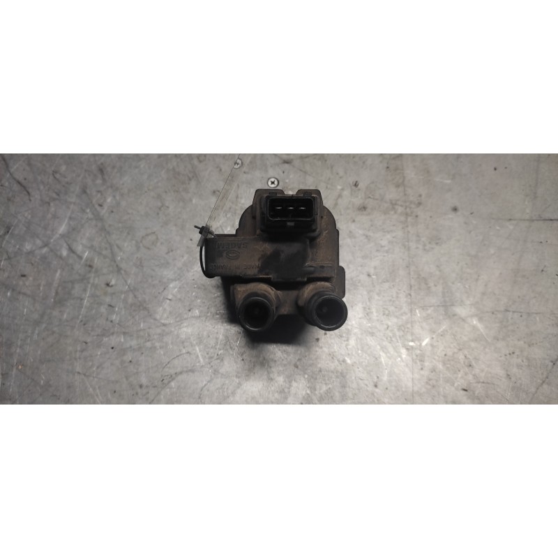 Recambio de bobina encendido para renault megane i classic (la0) 1.6e alize referencia OEM IAM 77001002589 3 PINS 