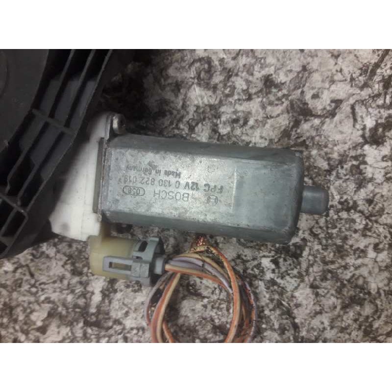 Recambio de elevalunas delantero derecho para renault clio ii fase ii (b/cb0) authentique referencia OEM IAM 0130822019 82002098 3
