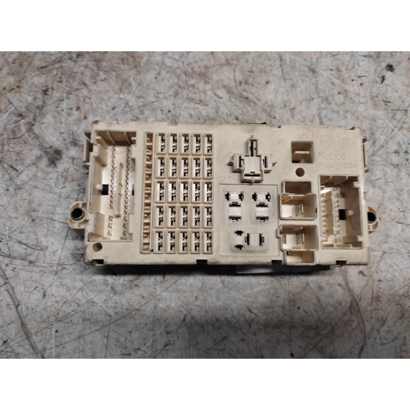 Recambio de caja reles / fusibles para alfa romeo 147 (190) 1.9 jtd distinctive referencia OEM IAM 501208570090  