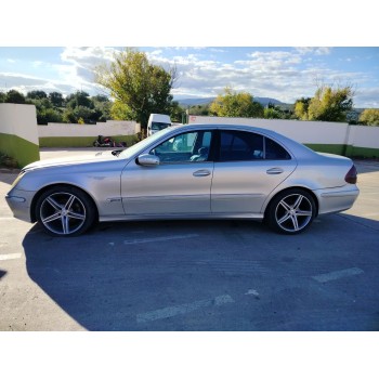 mercedes-benz clase e (w211) berlina del año 2008