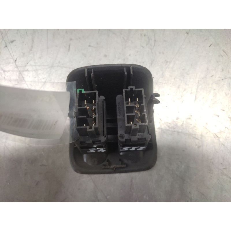 Recambio de mando elevalunas trasero izquierdo para peugeot 206 berlina 1.4 hdi referencia OEM IAM - Gris 2