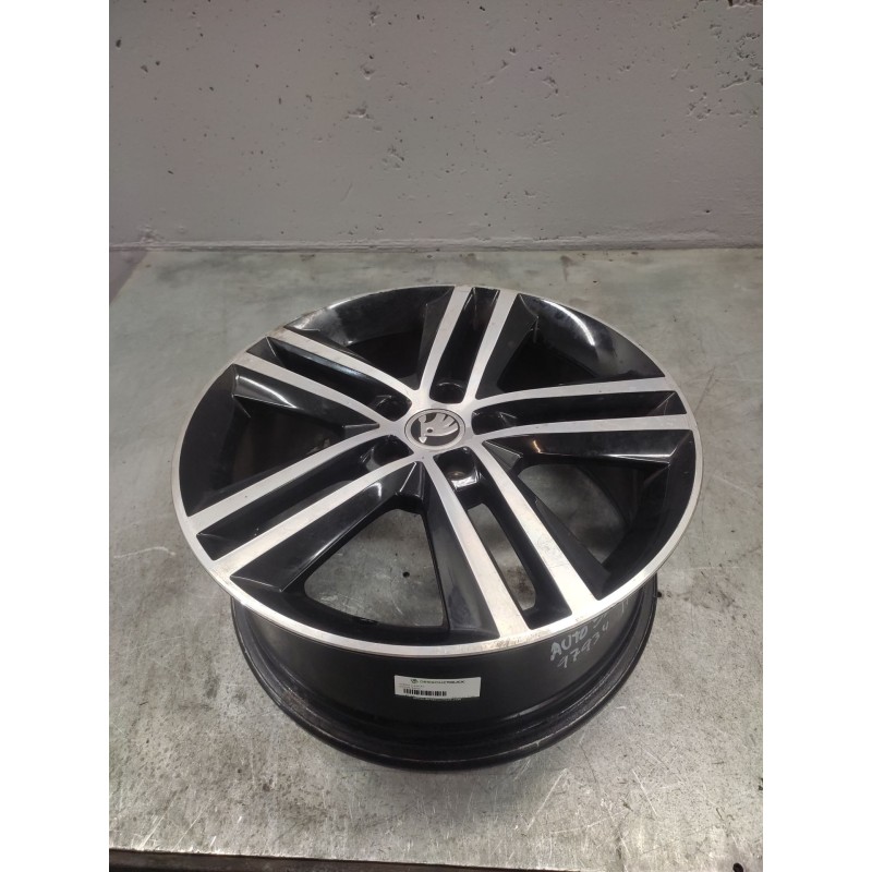 Recambio de juego llantas para skoda rapid ambition referencia OEM IAM 7JX17 H2 ET46  5 TORNILLOS