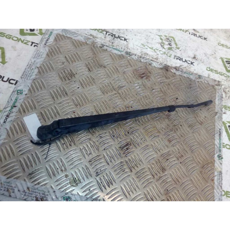 Recambio de brazo limpia delantero para nissan cabstar e cabina simple cabina individual referencia OEM IAM   