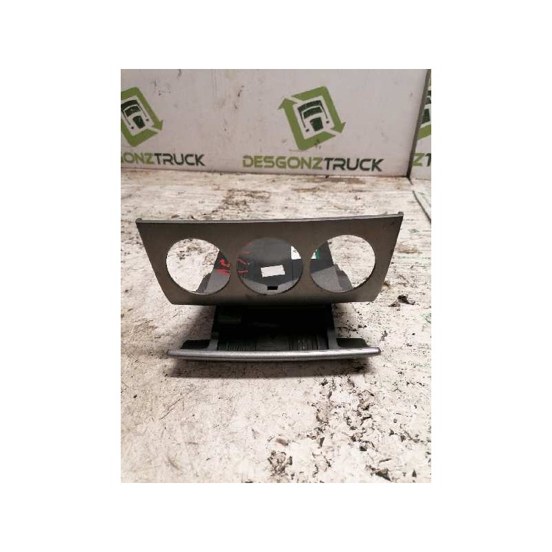 Recambio de cenicero para peugeot 308 1.6 hdi fap cat (9hz / dv6ted4) referencia OEM IAM 9658691077 - Blanco 2