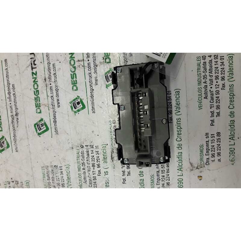 Recambio de warning para mercedes-benz clase c (w202) berlina 250 diesel (202.125) referencia OEM IAM 2028207810 CON CIERRE CENT 2