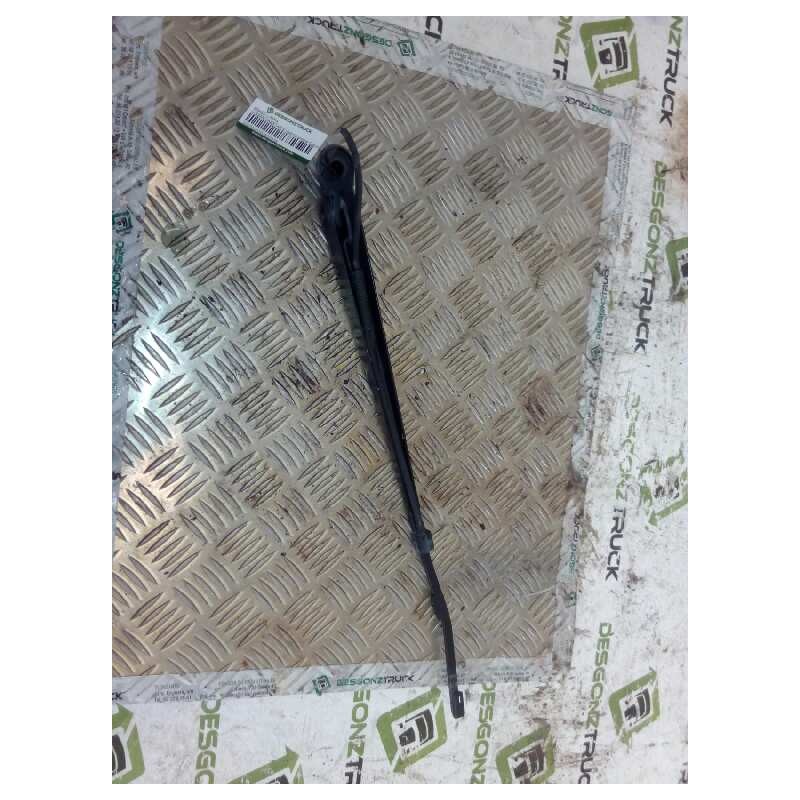 Recambio de brazo limpia delantero para nissan cabstar e cabina simple cabina individual referencia OEM IAM   