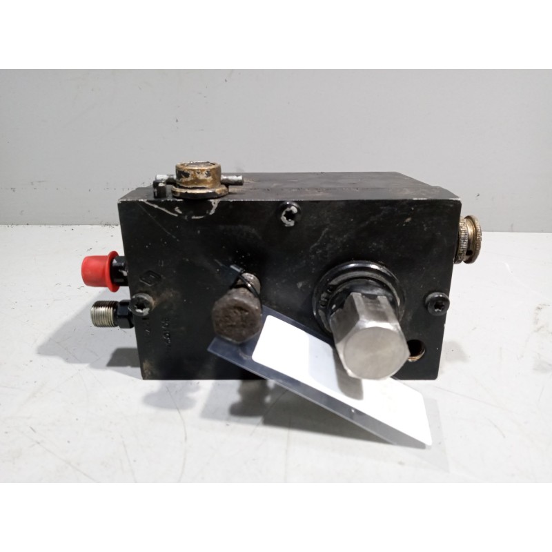 Recambio de bomba elevacion cabina para renault hr 420.18/26 premium 01  chasis 4x2 420.18 larga distancia referencia OEM IAM 50 3