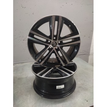 Recambio de juego llantas para skoda rapid ambition referencia OEM IAM 7JX17 H2 ET46  5 TORNILLOS