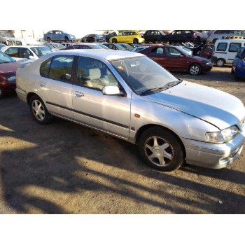 nissan primera berlina (p11) del año 1998