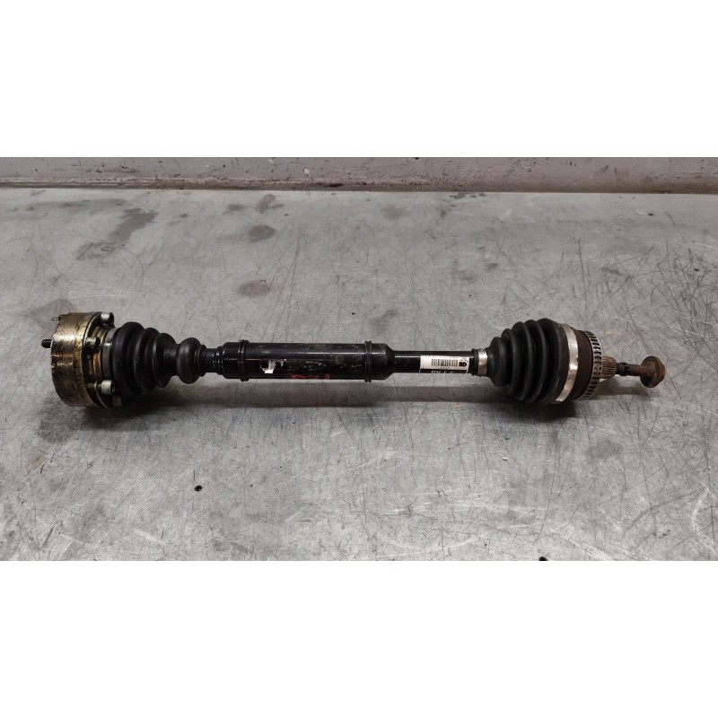 Recambio de transmision delantera izquierda para volkswagen passat berlina (3b2) básico referencia OEM IAM 8D0407271AQ  