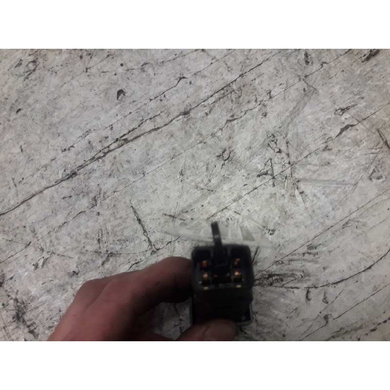 Recambio de boton antivaho para kia carnival ii 2.9 cdri executive referencia OEM IAM - Negro 2