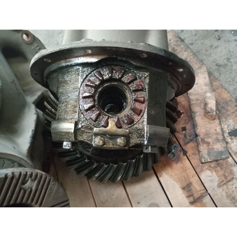 Recambio de grupo para nissan l80.09 referencia OEM IAM gd320 relacion:4.38/1=35/8 3800d6300 4