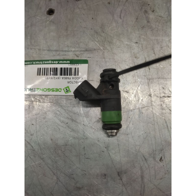 Recambio de inyector para skoda fabia (6y2/6y3) attractive referencia OEM IAM 03E906031  