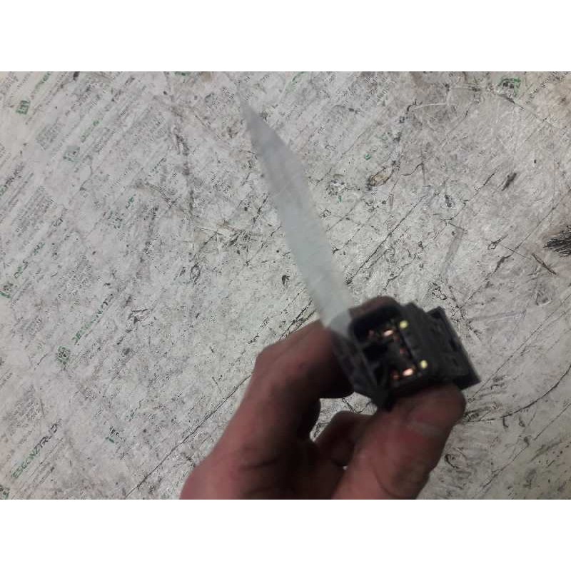 Recambio de boton antiniebla para kia carnival ii 2.9 cdri executive referencia OEM IAM - Negro 2