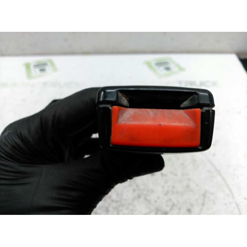 Recambio de enganche de cinturon delantero derecho para ford transit caja cerrada, corta (fy) (2000 =>) referencia OEM IAM  CENT - Blanco 3