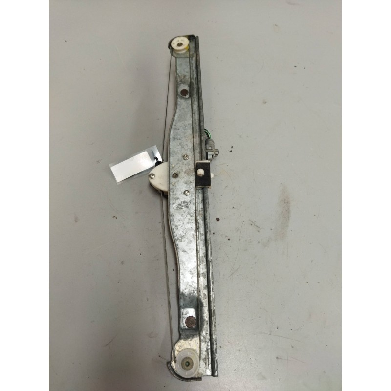 Recambio de elevalunas delantero derecho para nissan trucks atleon 110 referencia OEM IAM - Blanco 2