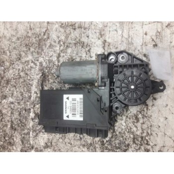 Recambio de motor elevalunas trasero izquierdo para audi a4 berlina (8e) 2.5 v6 24v tdi referencia OEM IAM 0130821767 105848103 