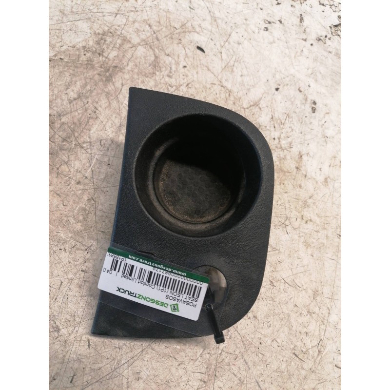 Recambio de posavasos para seat leon (1p1) comfort limited referencia OEM IAM 1P1858331  